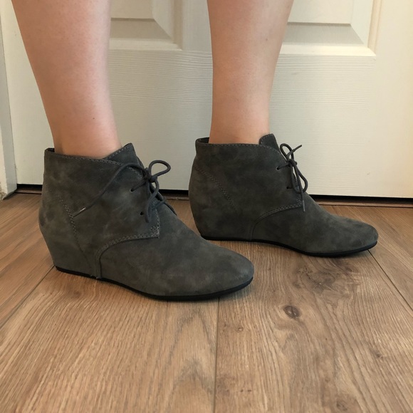 nine west joanis wedge bootie